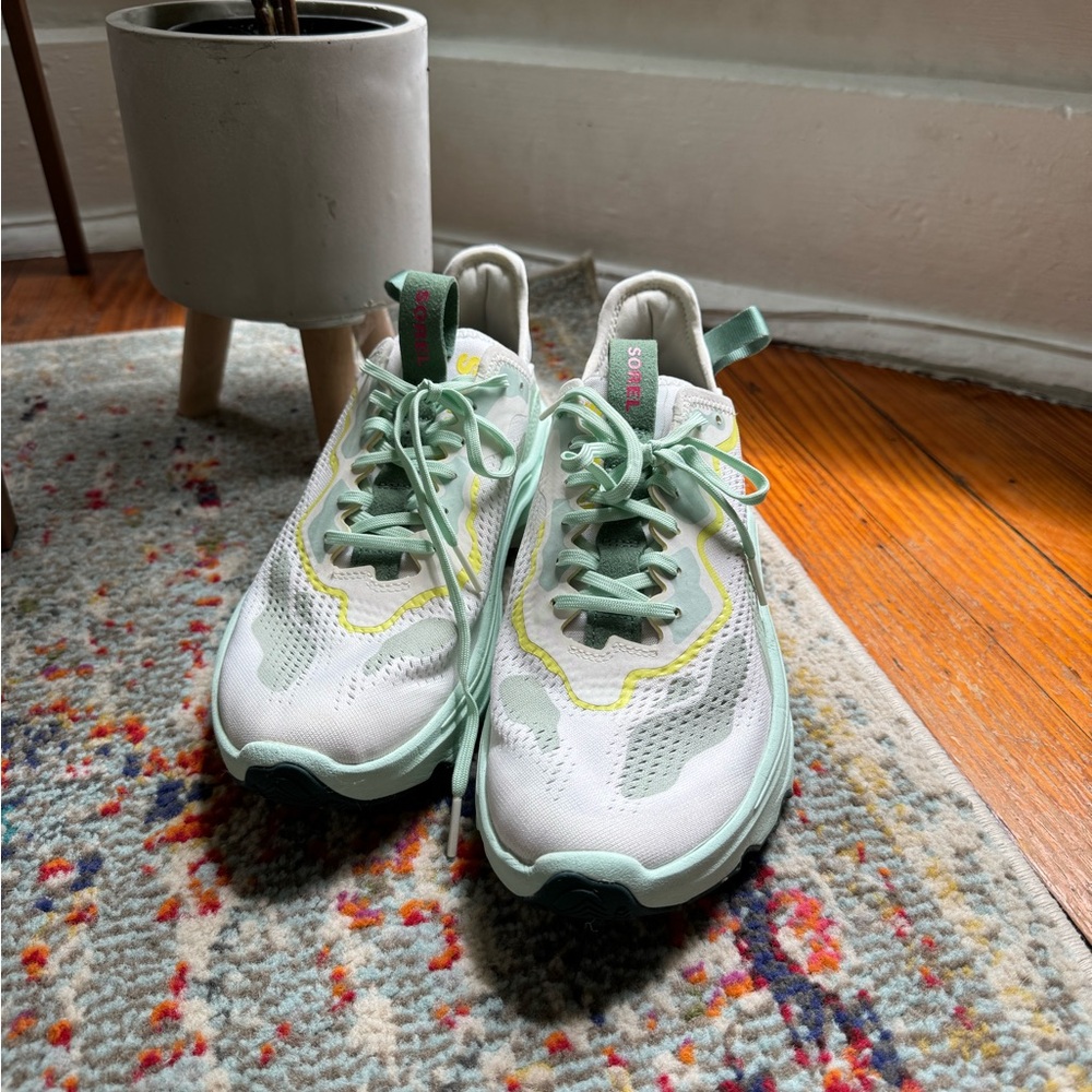 SOLD Sorel Sneakers Pink Green